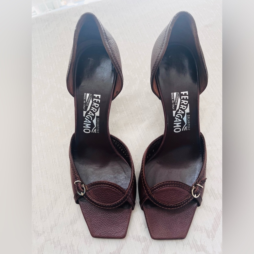 Salvatore Ferragamo Women's Leather Brown Heels Size 8.5B - Picture 2 of 9